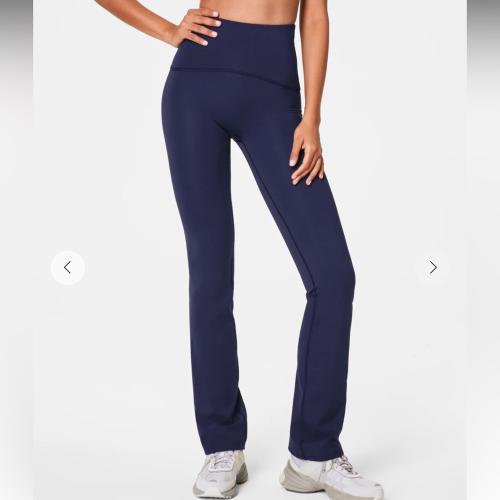 SPANXshape™ Booty Boost®
Flare Pant